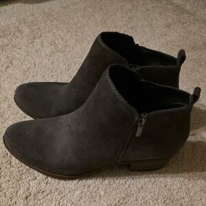 NEW Lucky Brand Faux Suede charcoal/gray Ankle Booties NO BOX